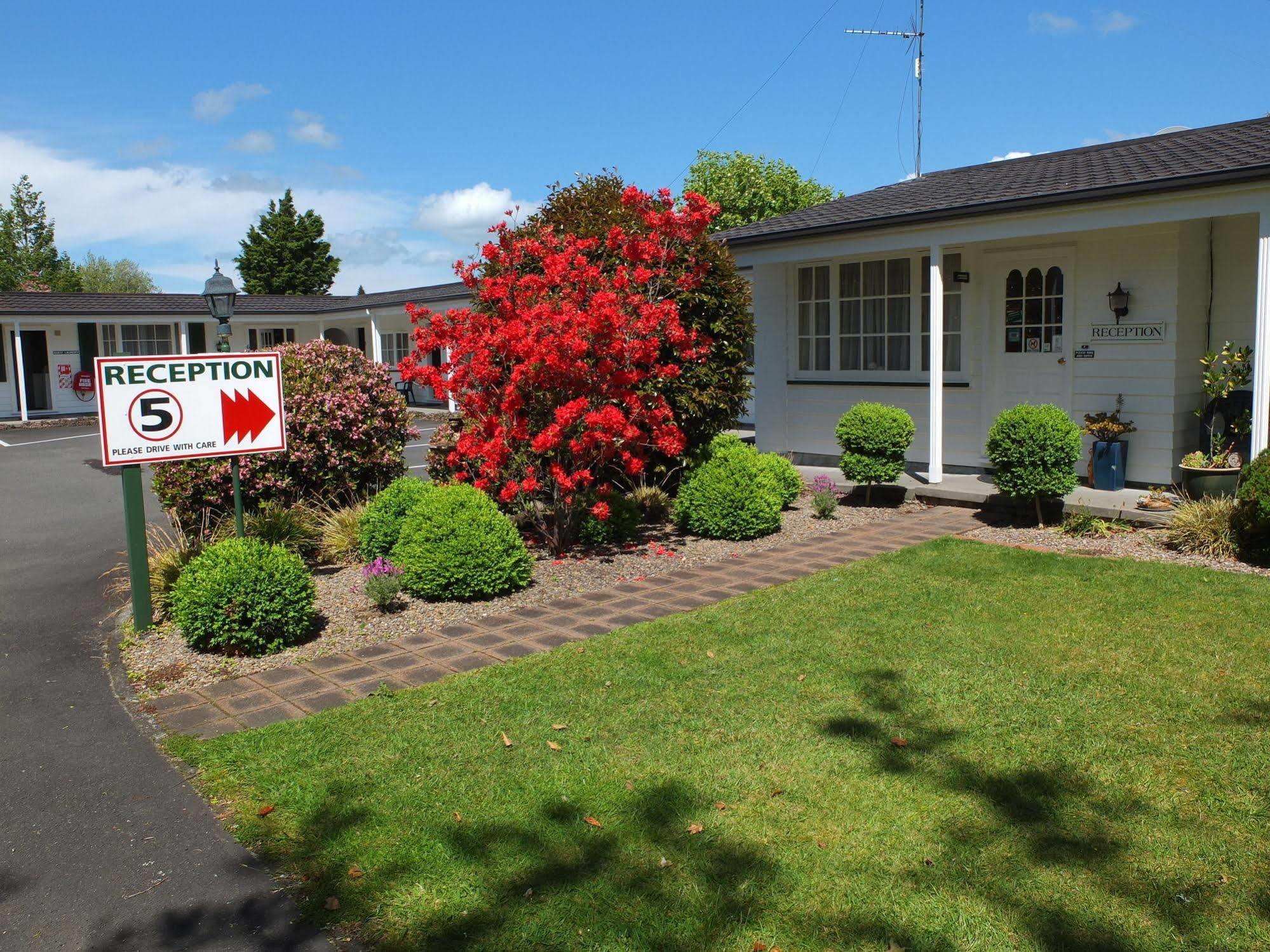 Colonial Court Motel Cambridge Exterior foto